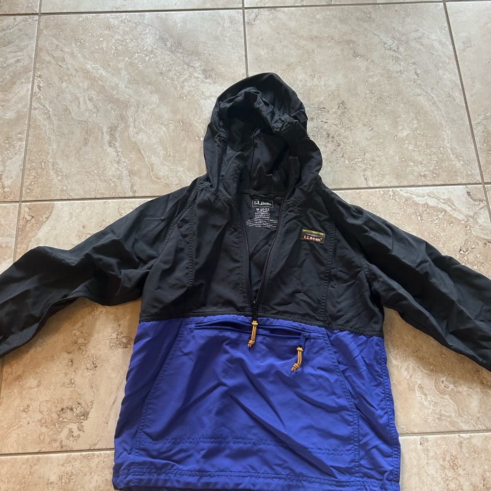 L.L. Bean girls pullover rain coat